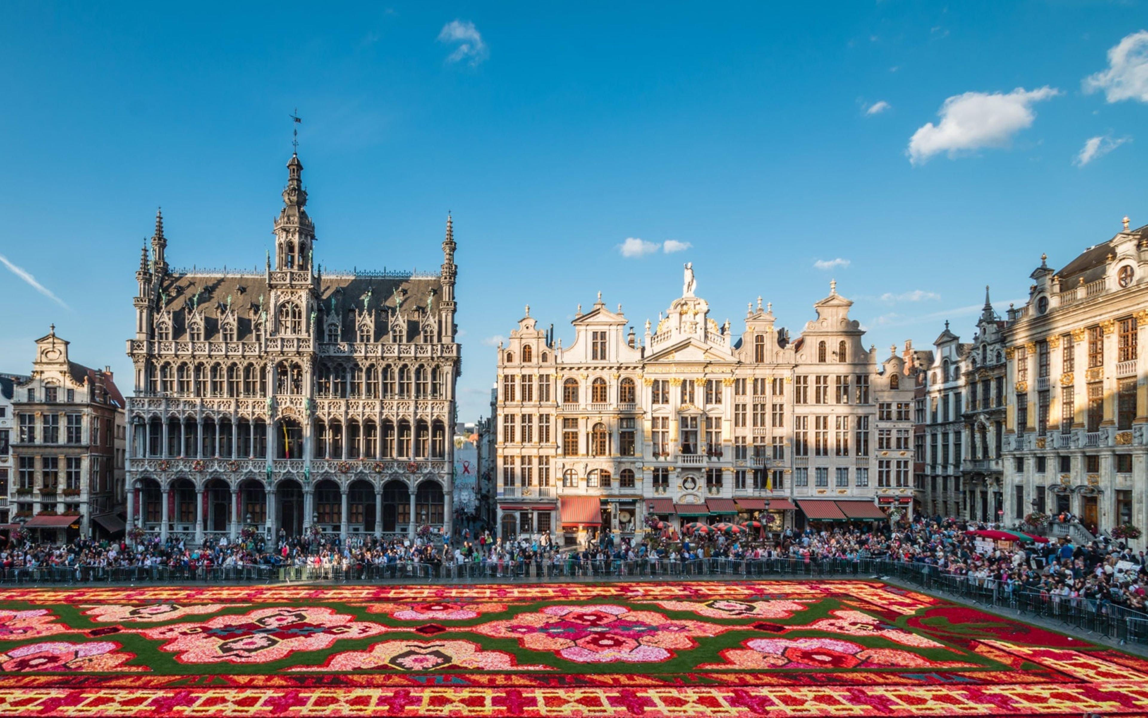Holiday Inn Express Brussels-Grand-Place By Ihg Exterior photo